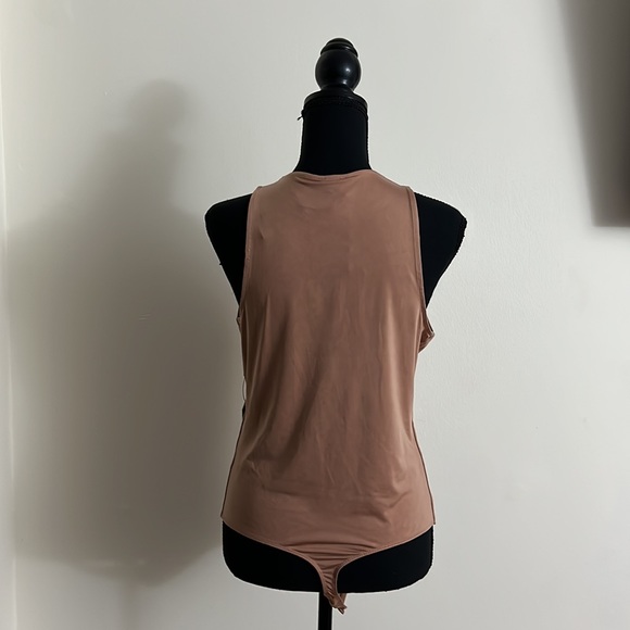 🆕EXPRESS Mocha Thong Bodysuit - Size: L - Picture 6 of 9